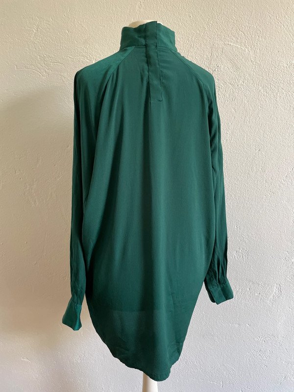 Vintage Bluse Secondhand lang mit Stehkragen