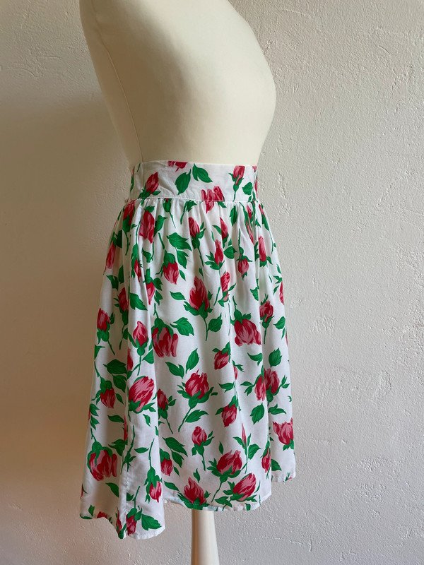 Girl Devision Vintage High Waist Shorts mit Blumenmuster