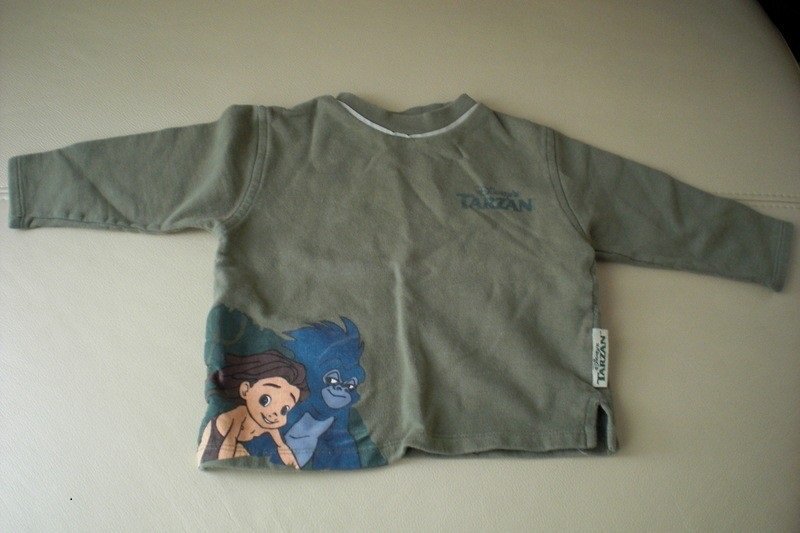 2 Pullover, 1 Sweatjacke und 1 Set