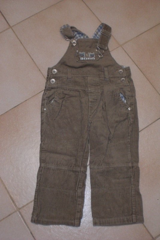 5 Hosen davon 1 Latzhose Gr. 92 auch einzeln abzugeben Bitte Beschreibung beachten