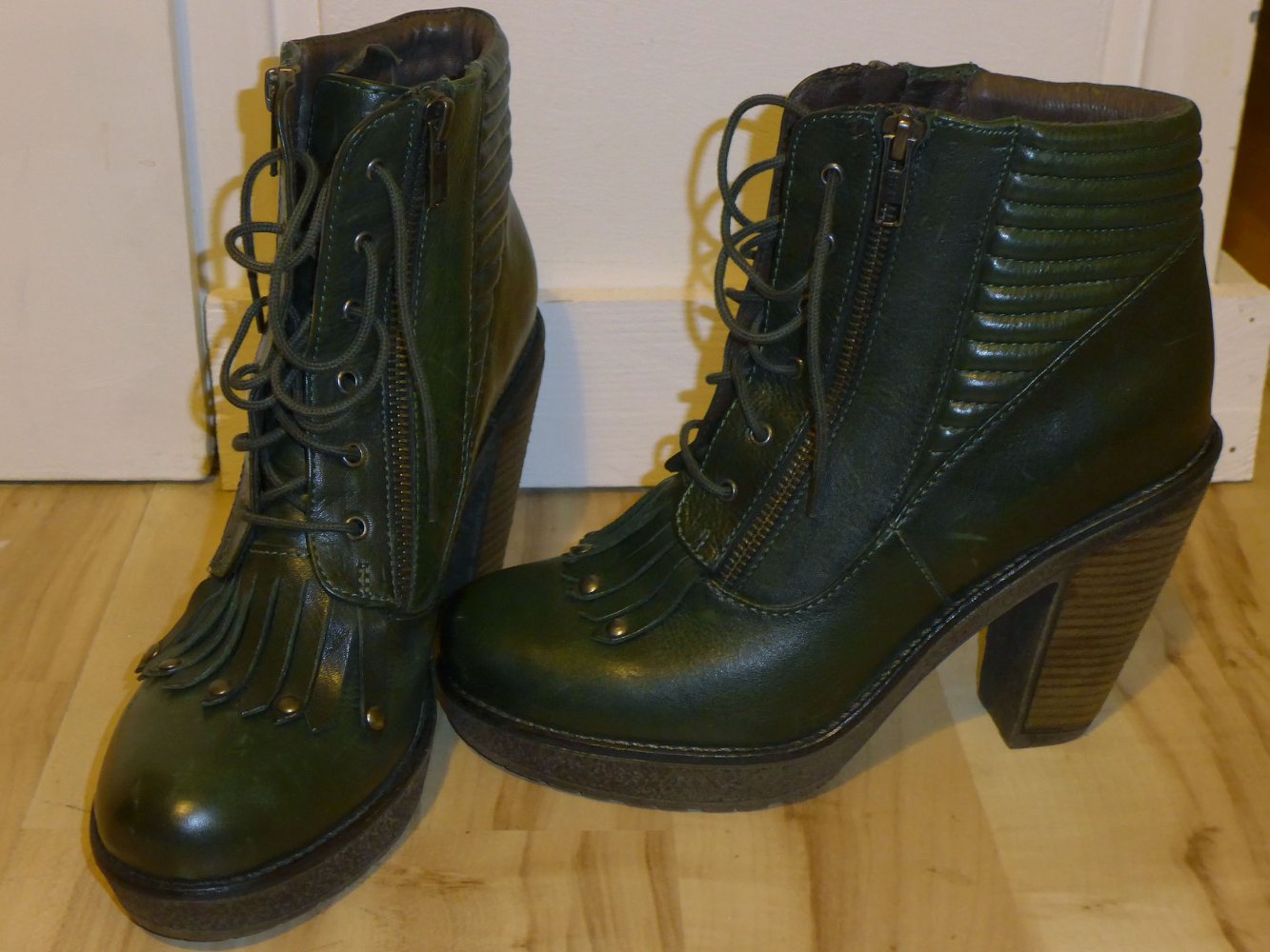 grüne Stiefeletten