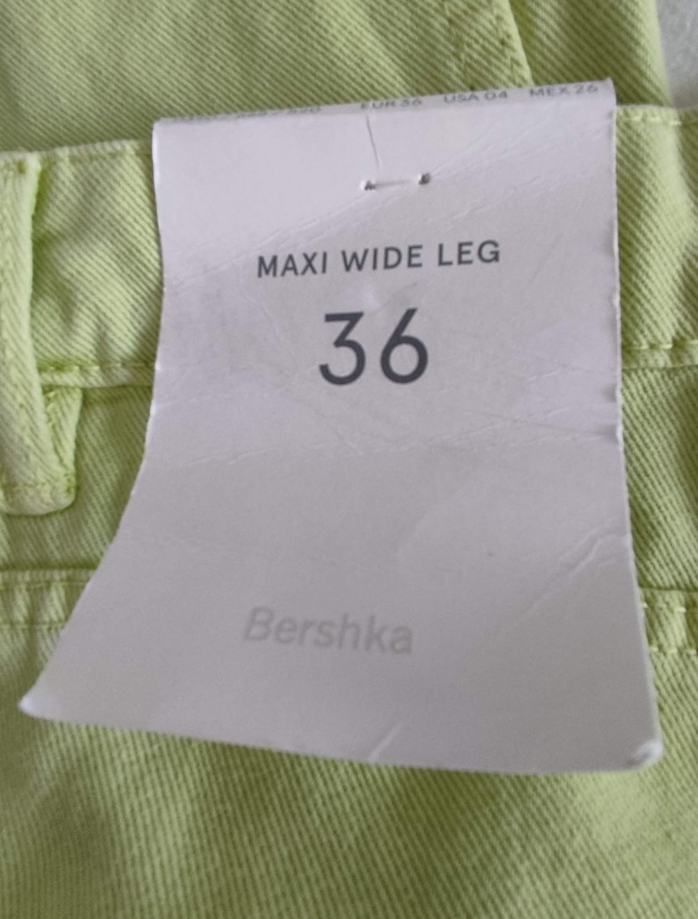 Bershka Schlagjeans Gr.S NEU mit Etikett
