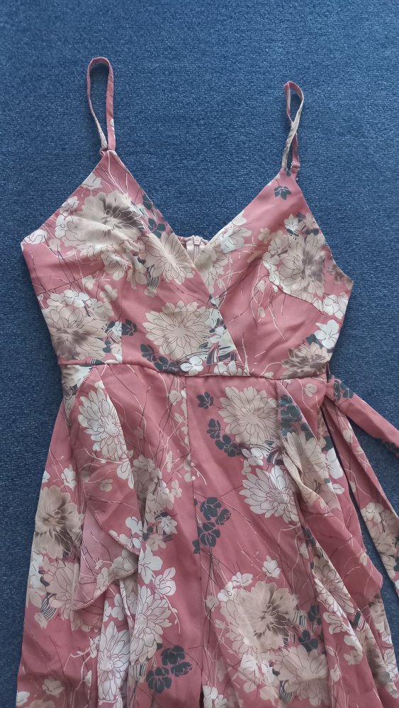 Simplee Kleid Rosa mit Blumenmuster, Größe S, Neu mit Etikett