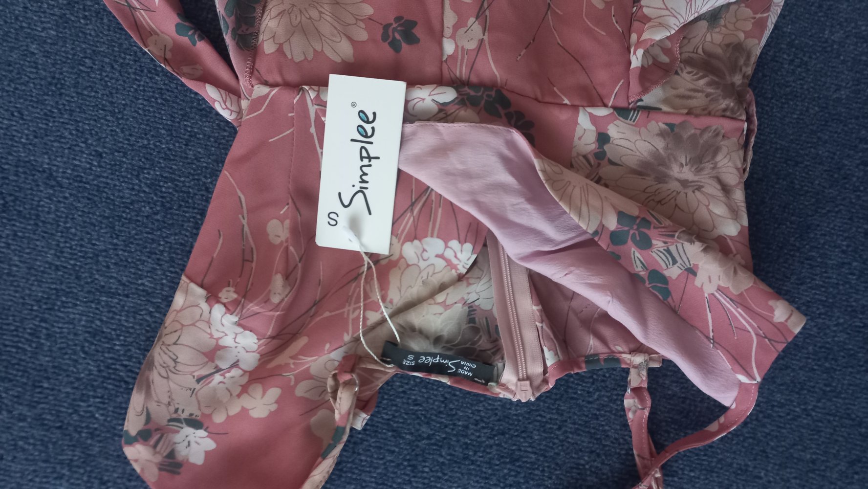 Simplee Kleid Rosa mit Blumenmuster, Größe S, Neu mit Etikett