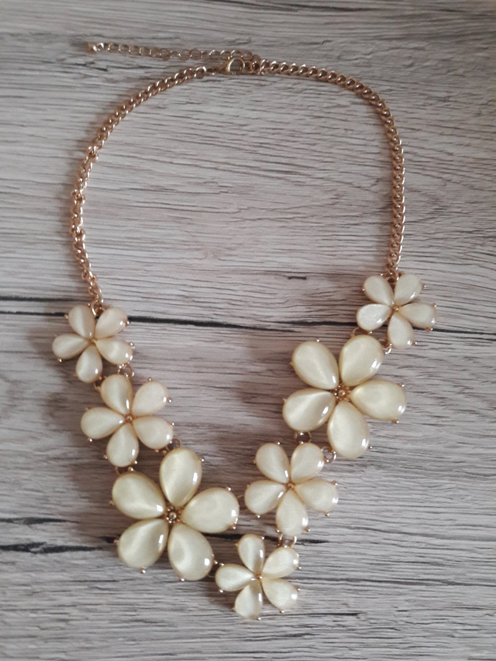 Statement Kette - beige / gelb / gold - Blumen - Modeschmuck