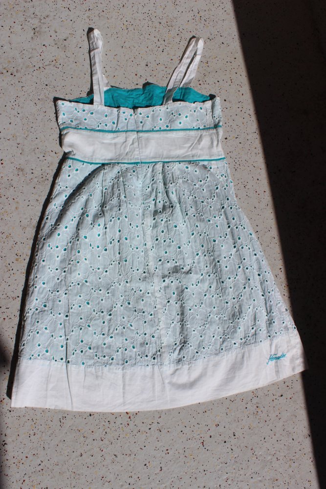 NEU! KOMODO Lochstickerei fair trade Batist Kleid weiß türkis