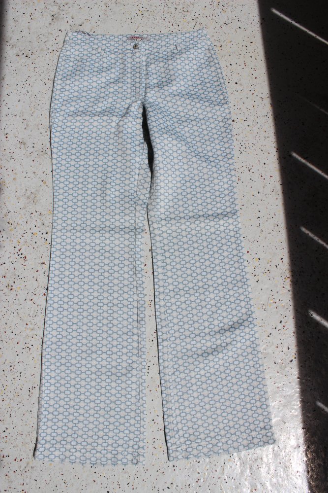 SOLIVER Vintage 90-er J. Bootcut Stoffhose Grafikmuster blau creme