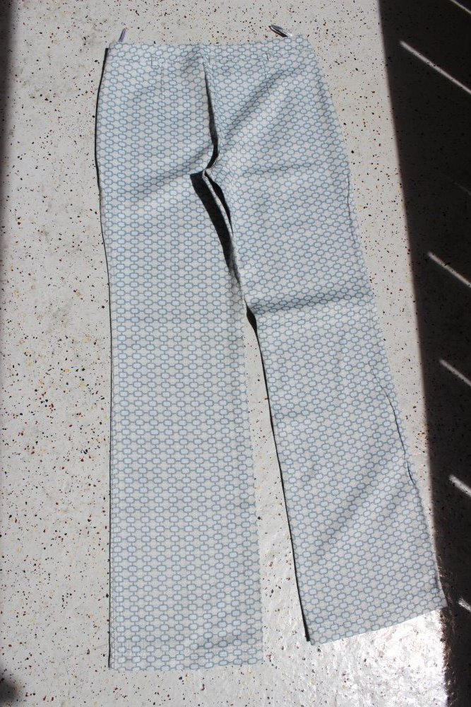 SOLIVER Vintage 90-er J. Bootcut Stoffhose Grafikmuster blau creme