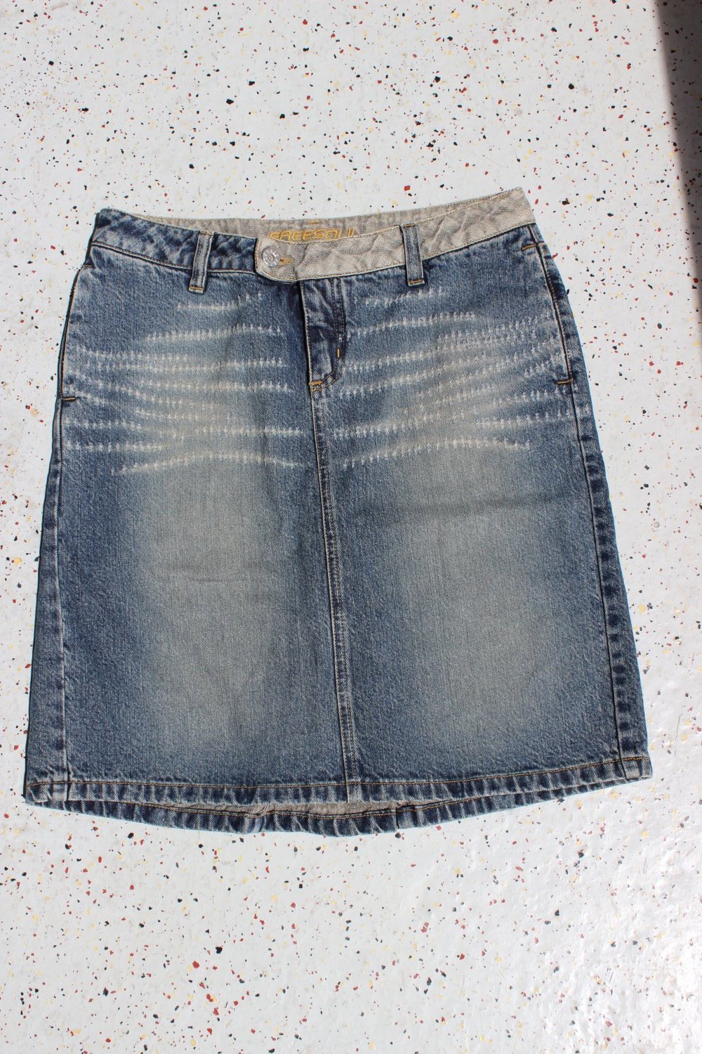 FREESOUL Vintage 00-er Jeansrock Mini used destroyed Look blau
