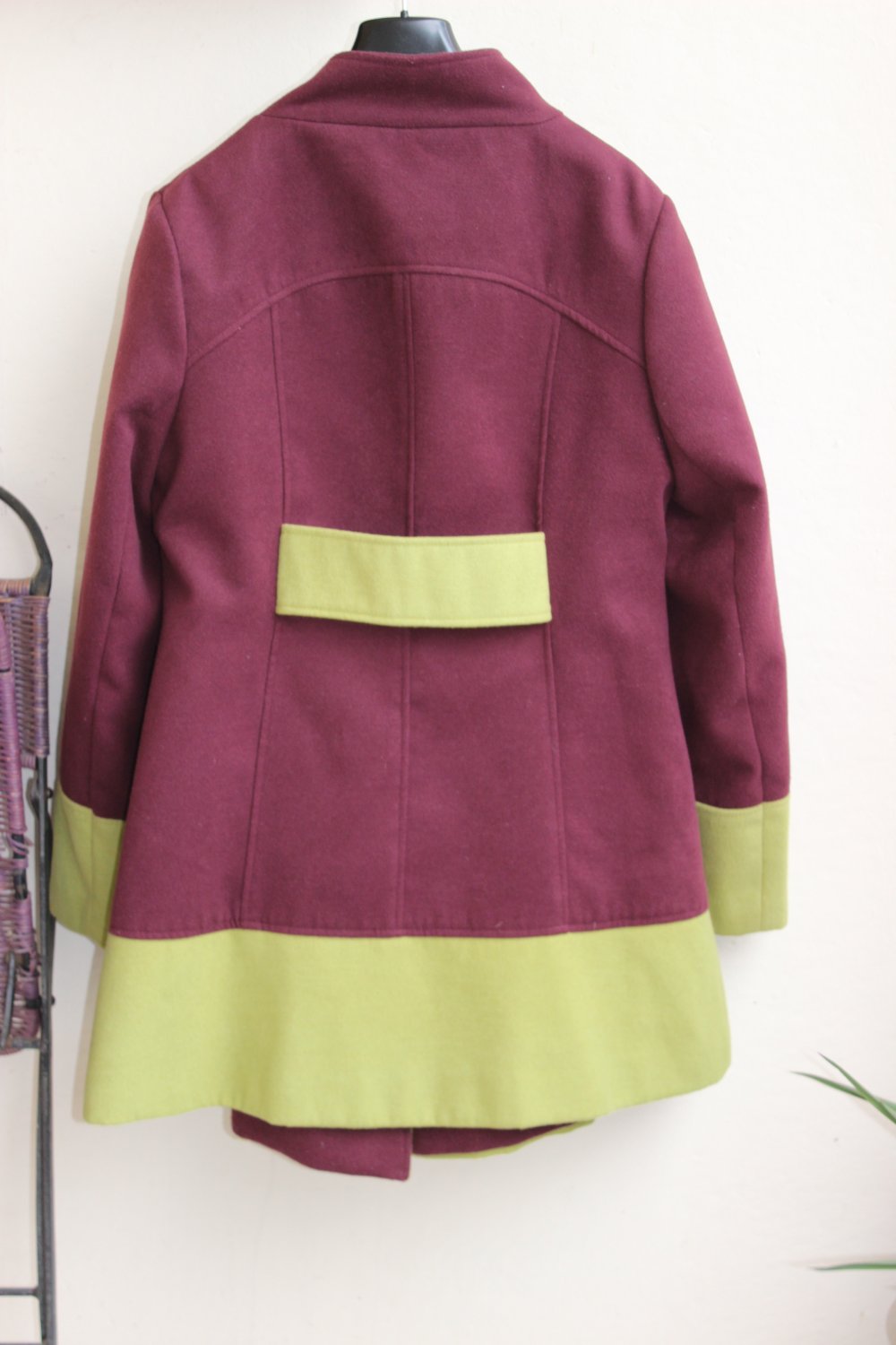 Caban Wollmantel aubergine pistaziengrün