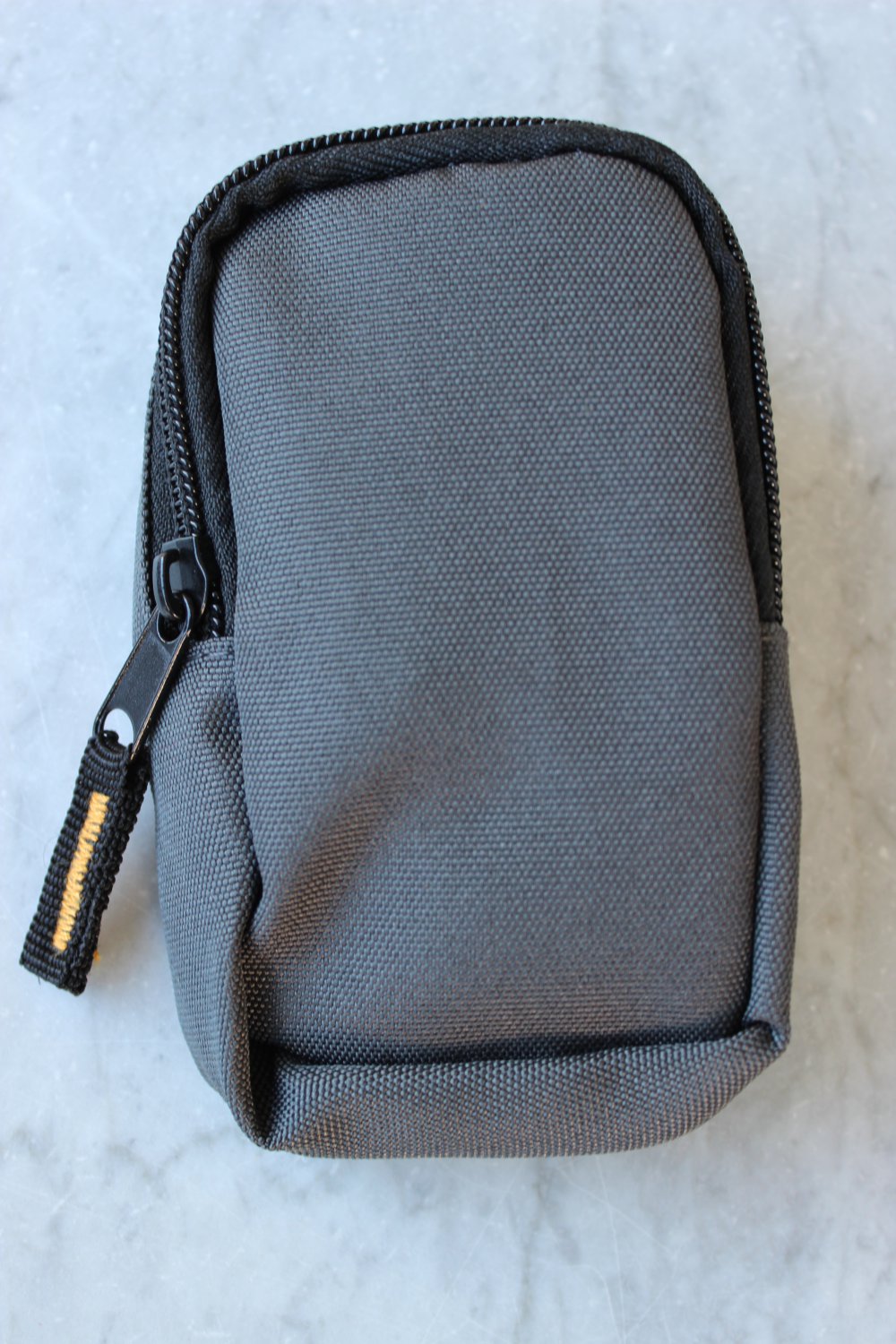 NEU! Kleine Gürteltasche grau 12x7x3 cm