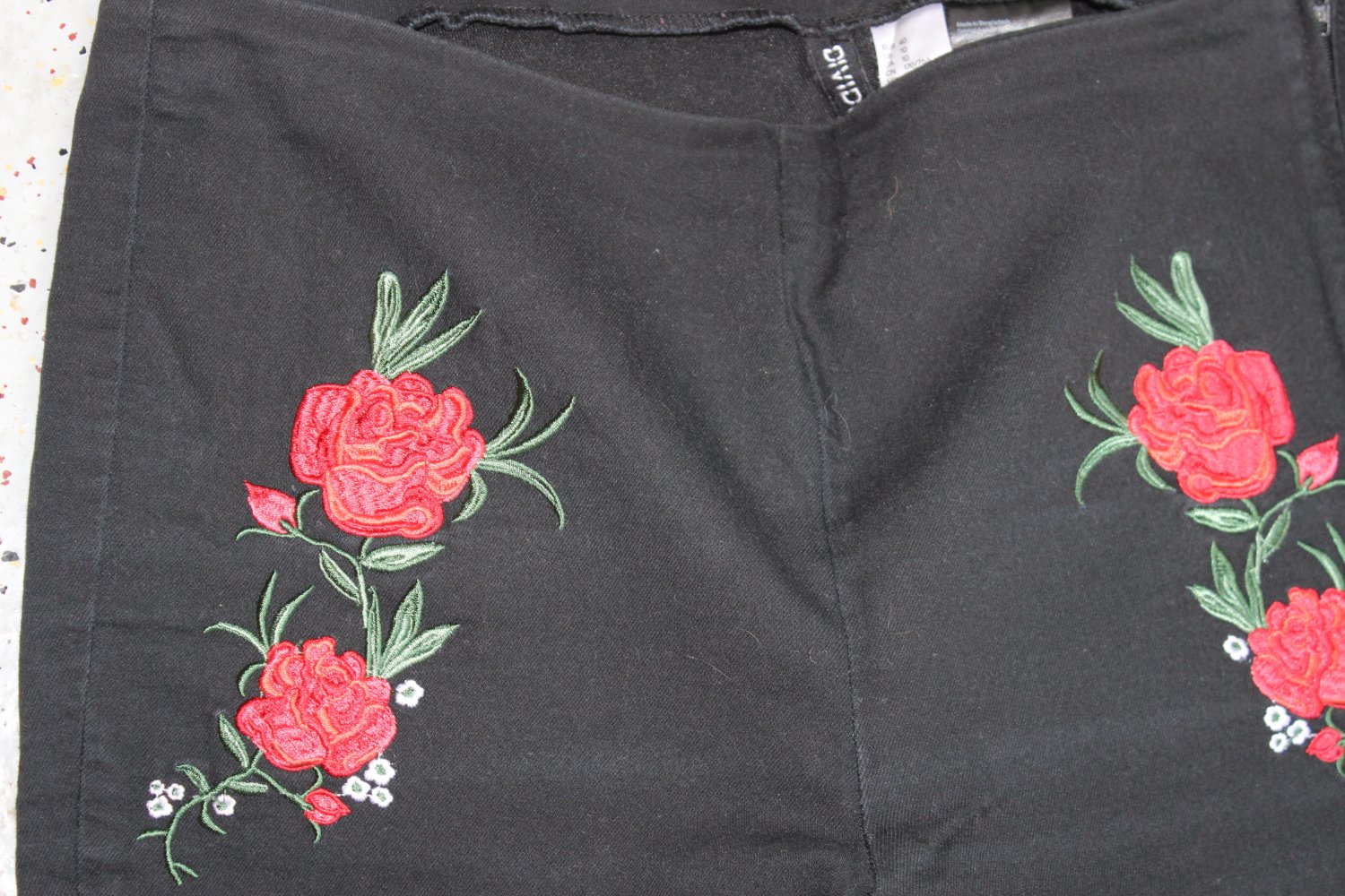 Stretchhose Rosen Applikation schwarz