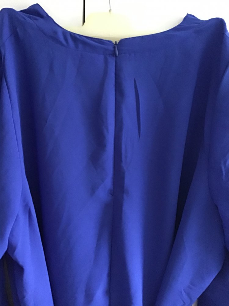 Blaues Kleid