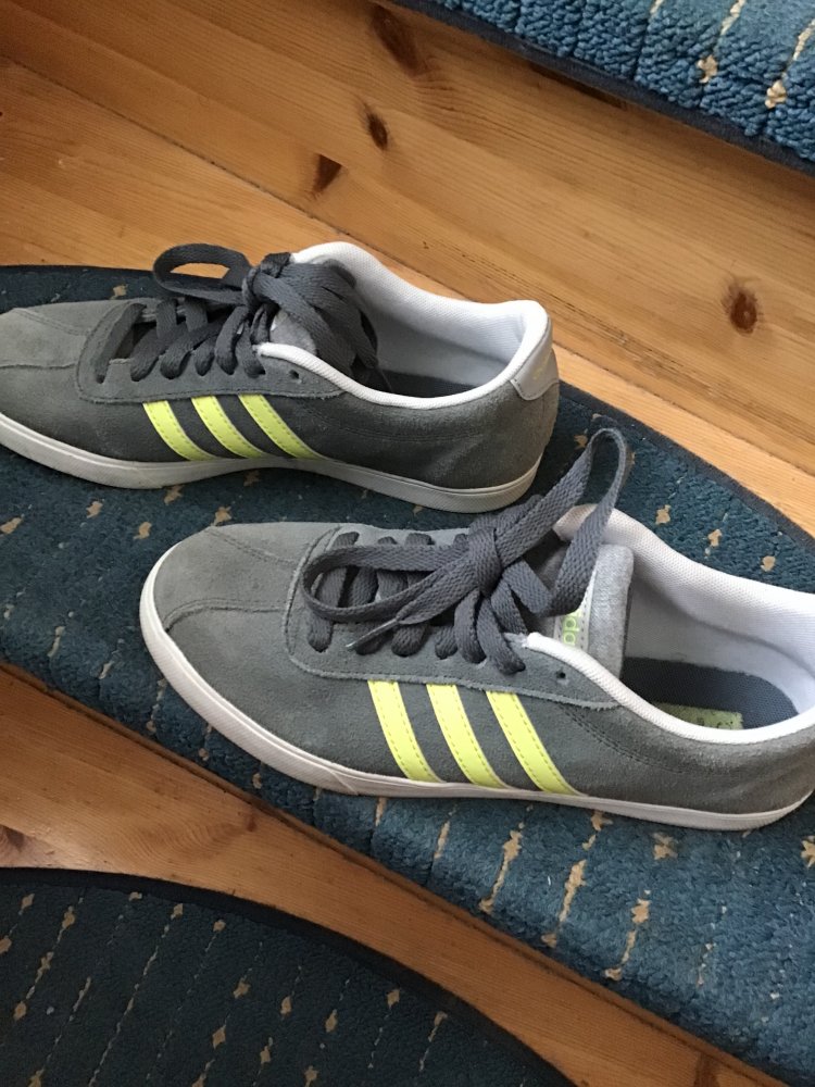 Adidas Sneakers