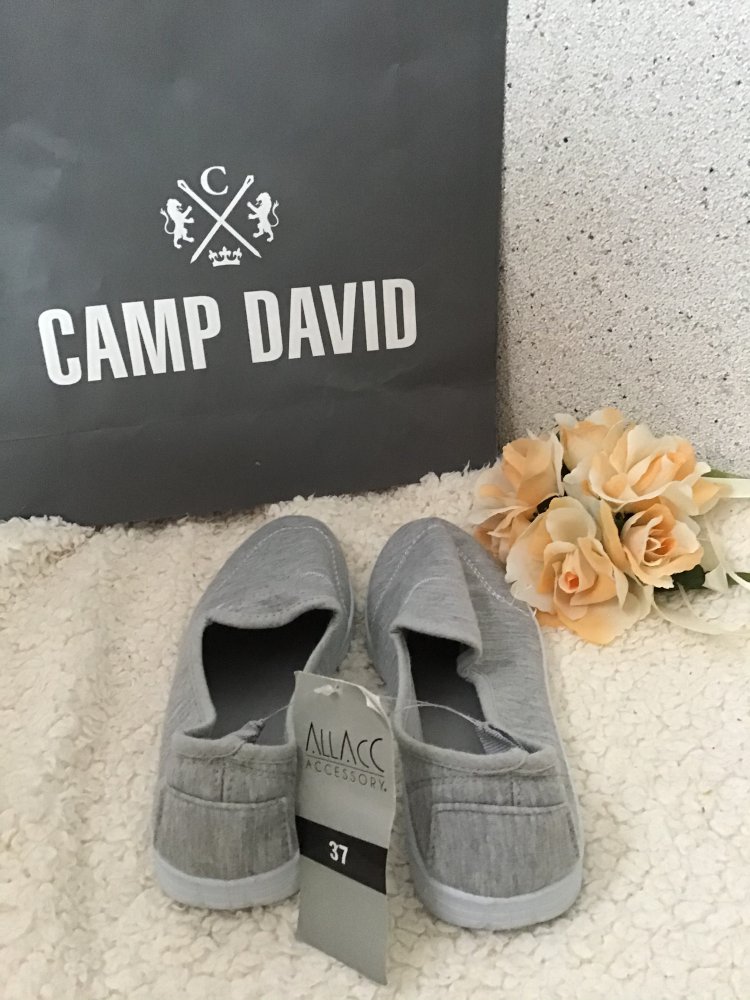 Sneakers grau