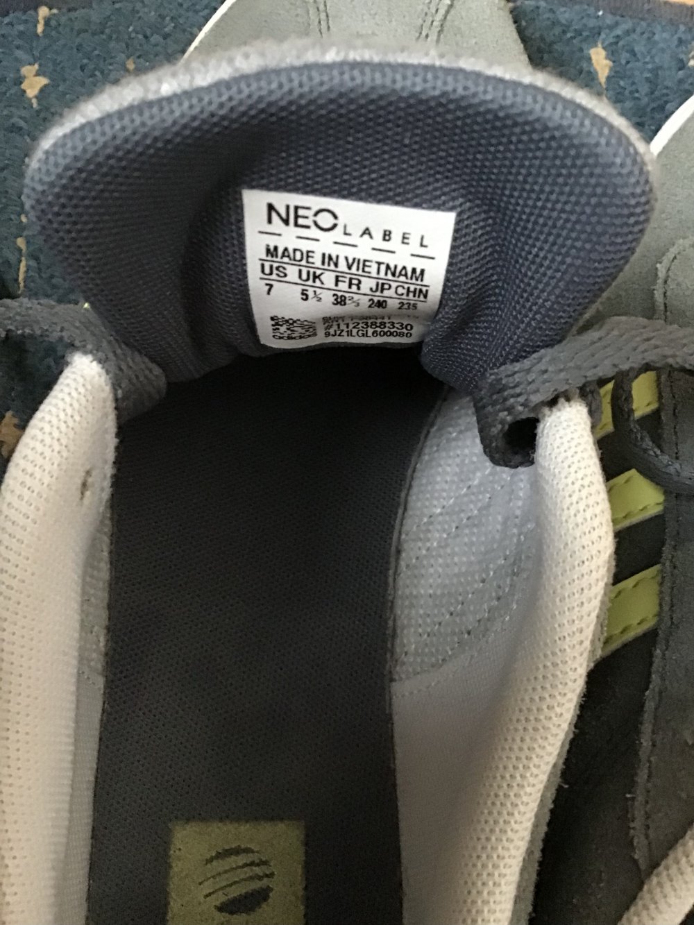 Adidas Sneakers