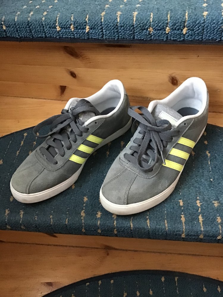 Adidas Sneakers