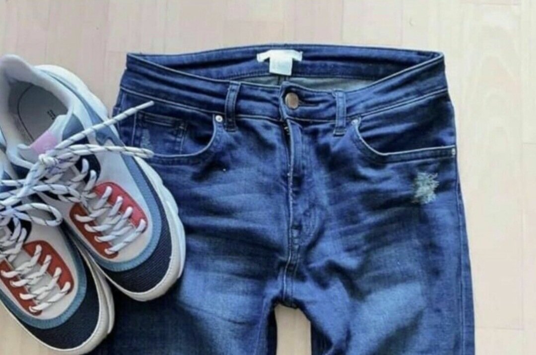 Neu Skinny Jeans H&M gr. 36 Blau Toller Style Risse Löcher 