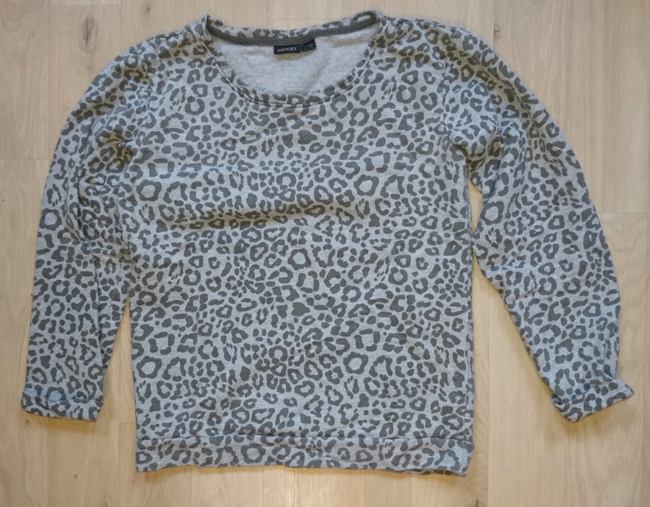 Bequemes Leo Print Sweatshirt in grau