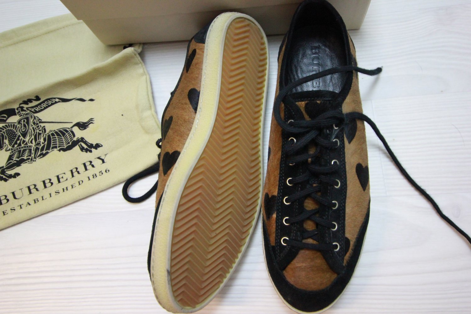  NEU Burberry Calf Hair Sneaker Herz Design gr 40 Blogger Statement