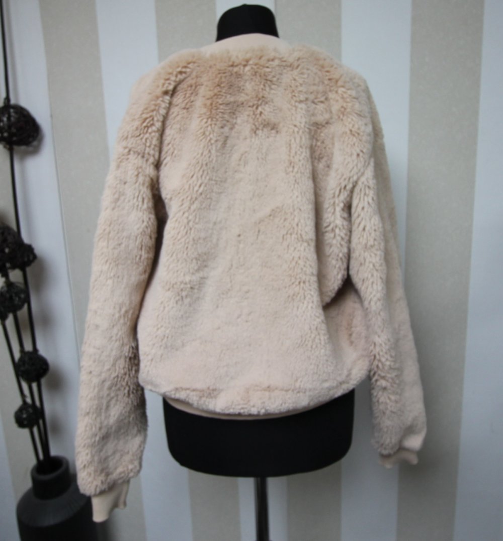 Bik Bok Teddyjacke flauschig weich fluffy Herbst Winter