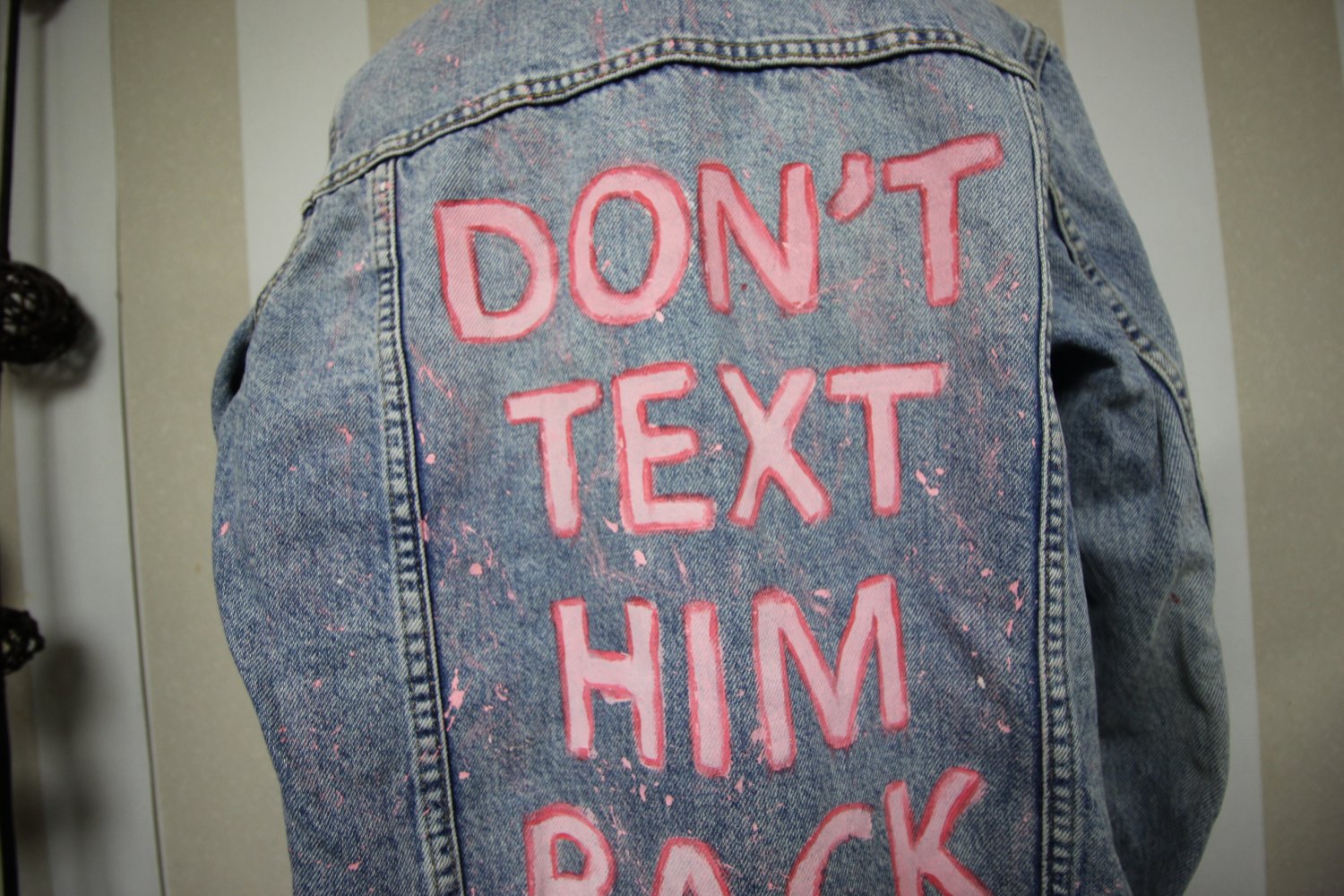 Jeansjacke Statement Spruch Satz Blogger