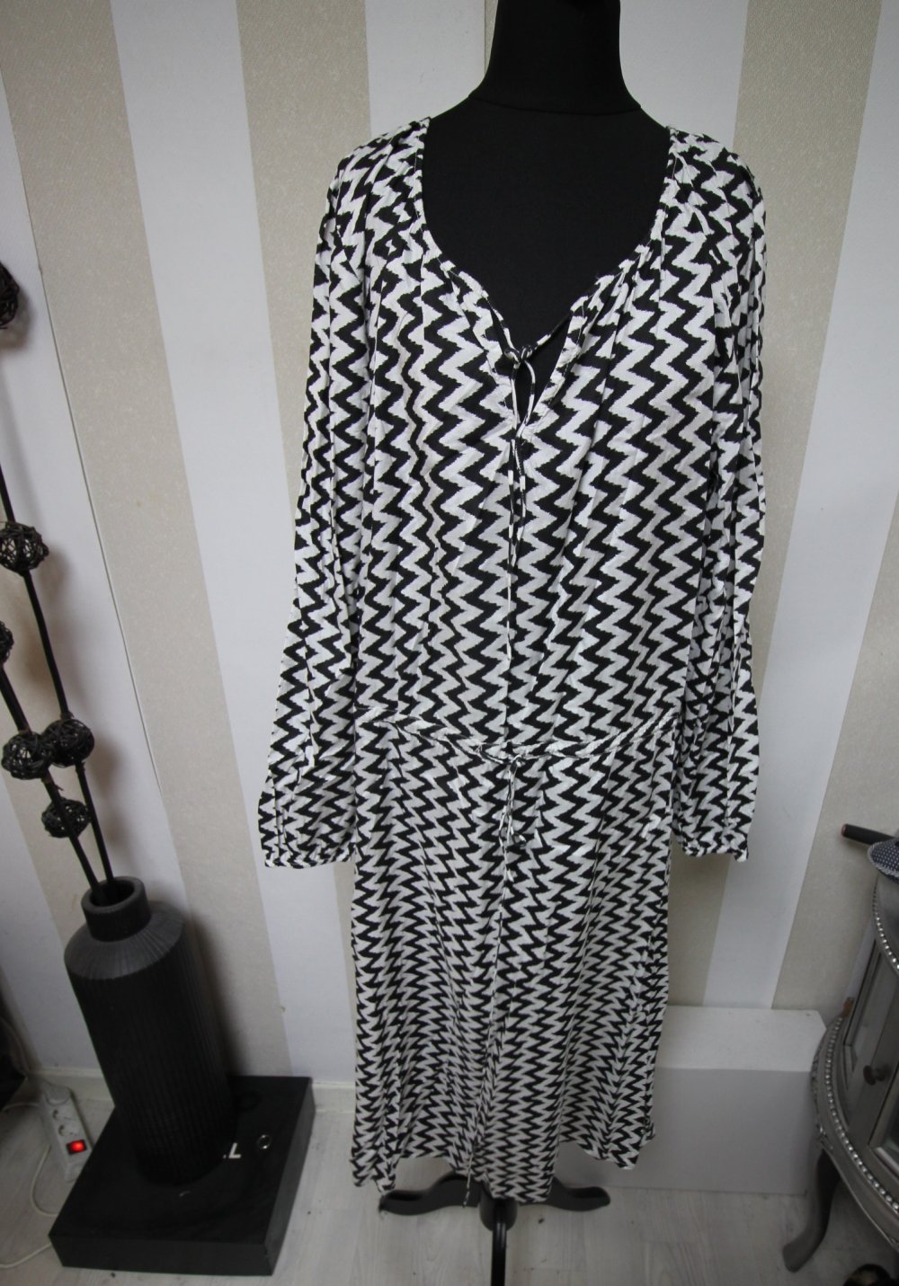 MonRow Kleid Maxikleid Sommerkleid zick zack Muster