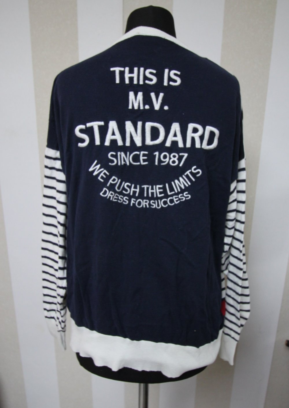 Malvin Strckjacke Maritim yacht club chic elegant Streifen