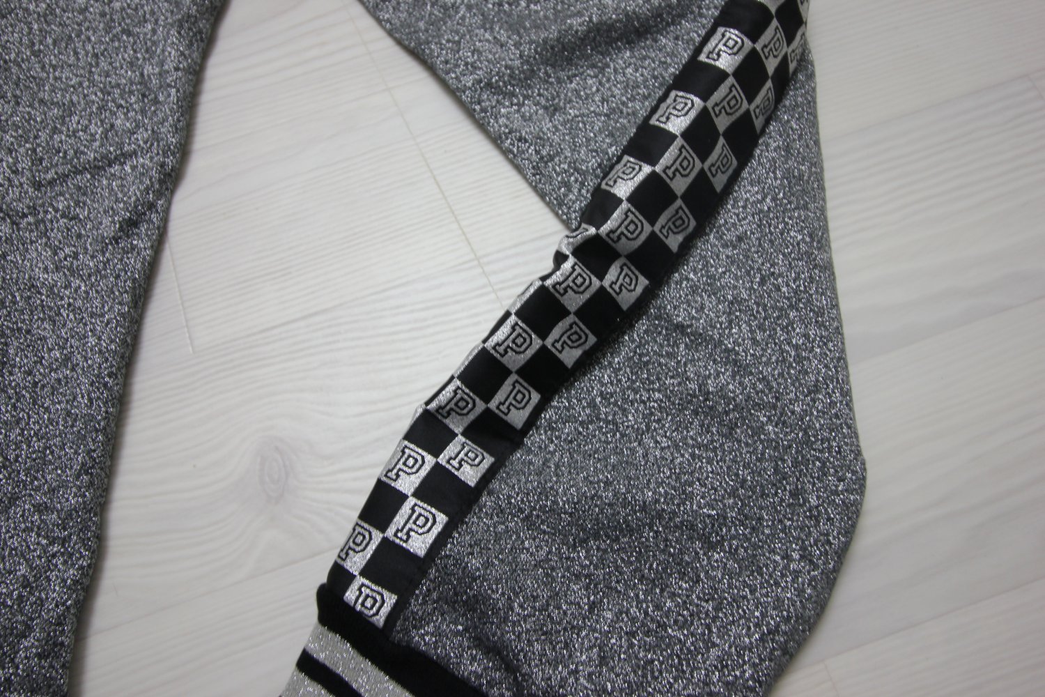 Neu Victoria´s Secret Hose Metallic Look