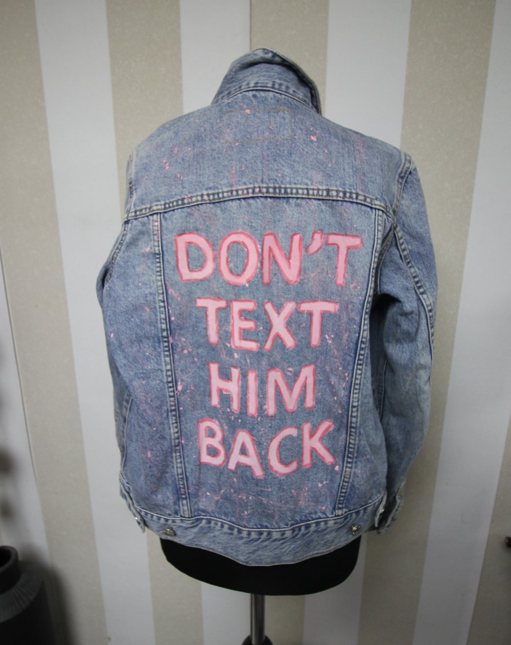 Jeansjacke Statement Spruch Satz Blogger