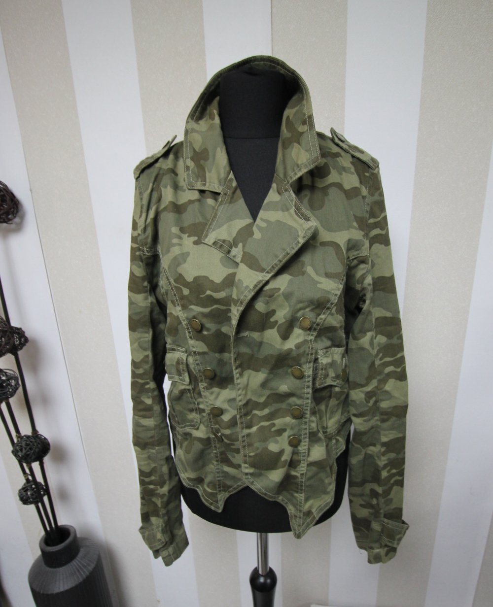 Gina Tricot Camouflage Jacke Hemdjacke Tarnfarben Army military