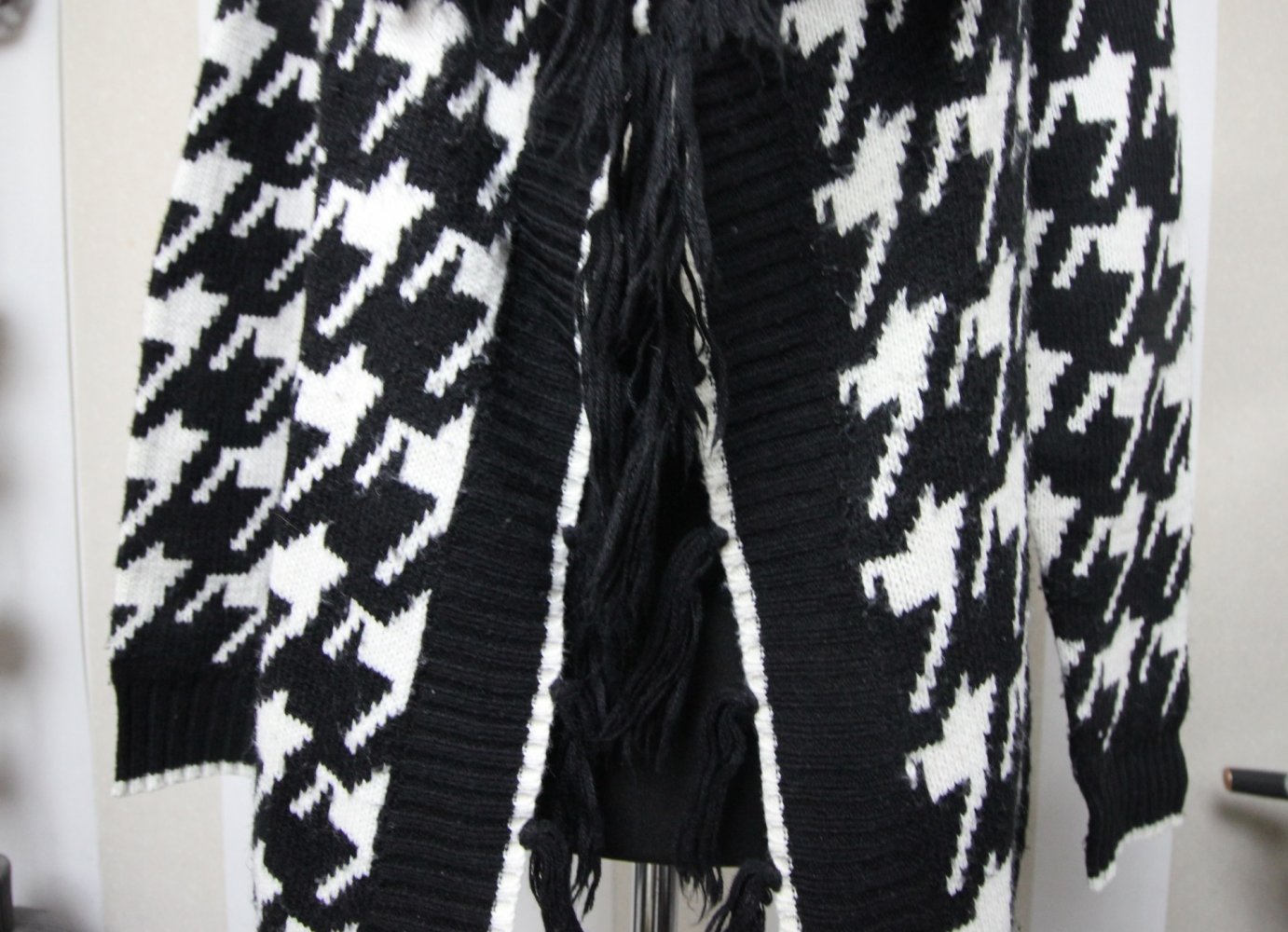 Strickjacke Fransen Herbst Winter frühling blogger hahnentritt