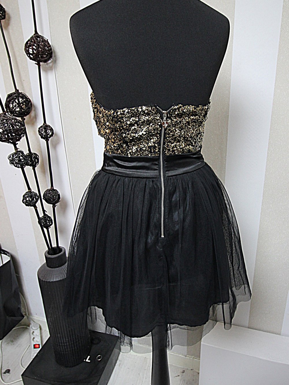 Lipsy London Bandeau Pailletten Abendkleid Party Cocktailkleid Silvester Weihnachten abiball sommer