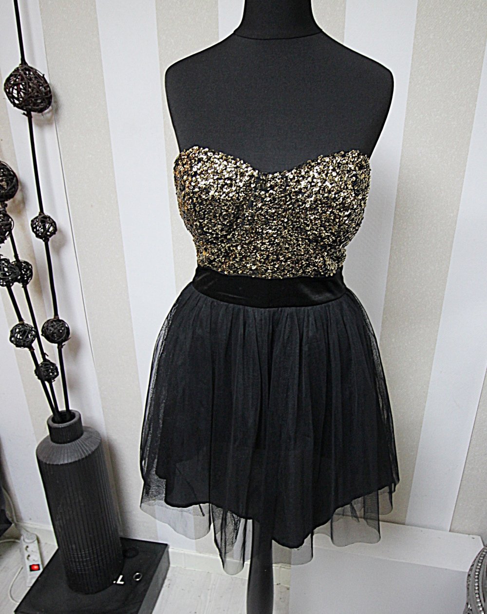 Lipsy London Bandeau Pailletten Abendkleid Party Cocktailkleid Silvester Weihnachten abiball sommer