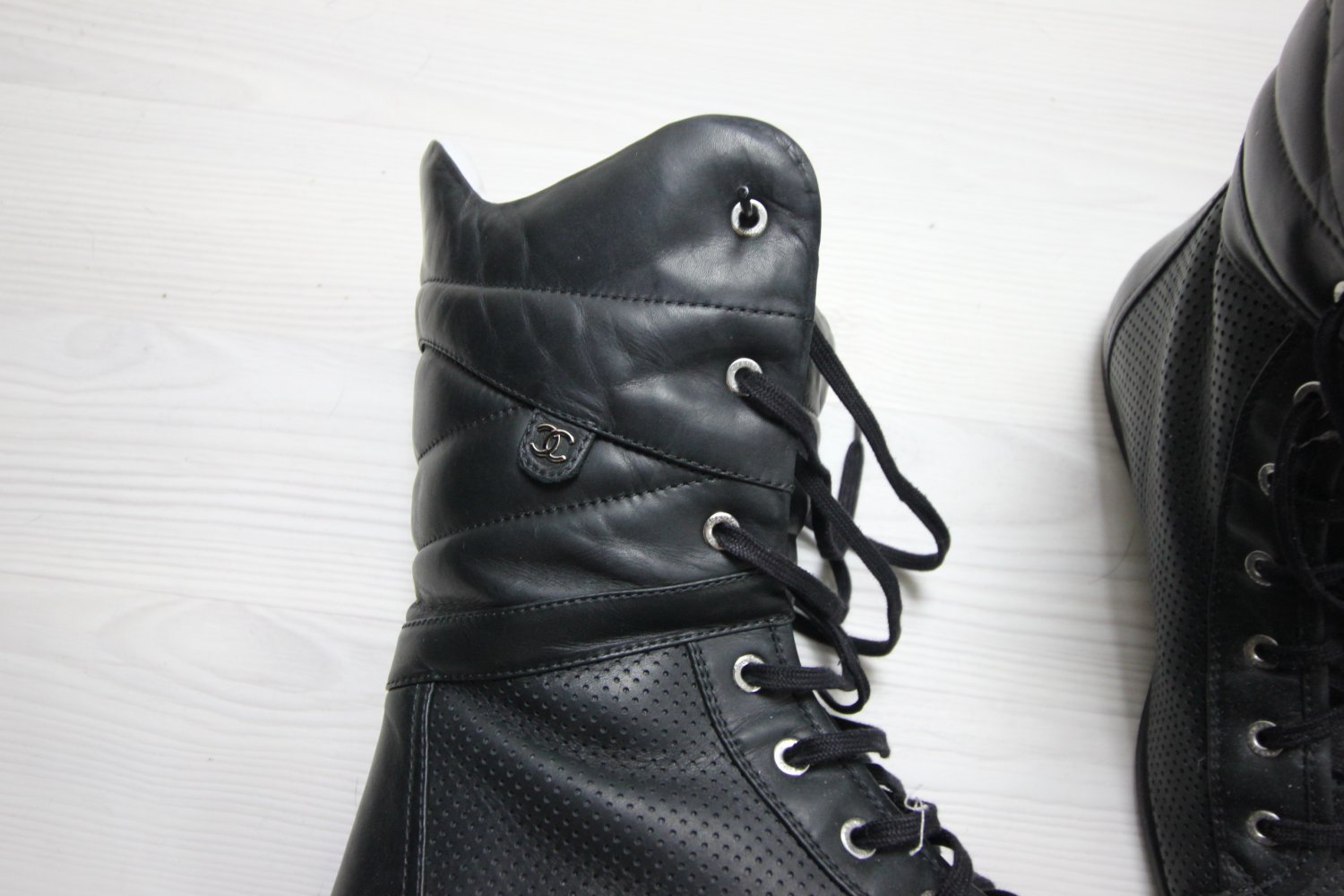  CHANEL Boots Stiefeletten Biker Leder 40.5 Designer Trend Blogger