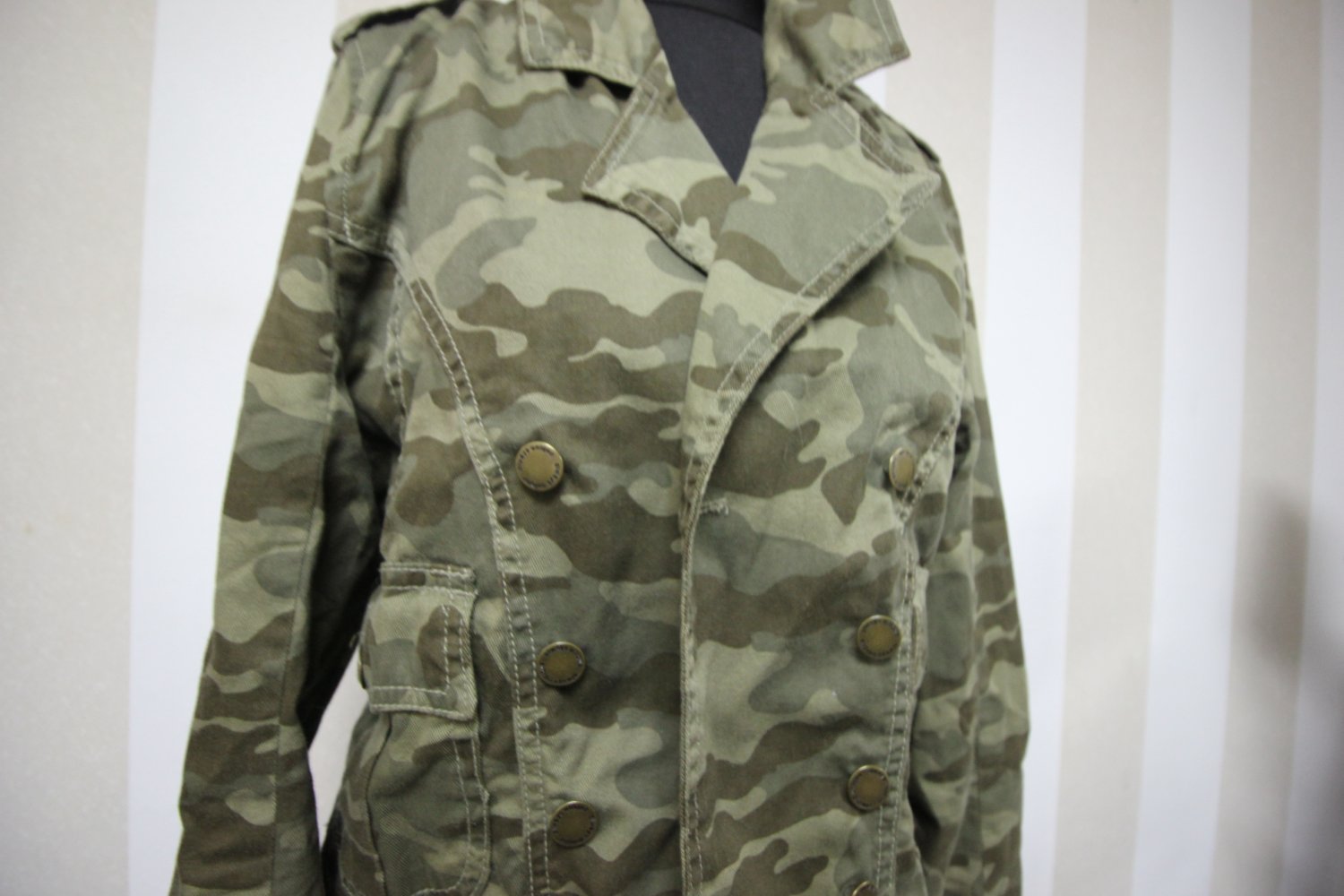 Gina Tricot Camouflage Jacke Hemdjacke Tarnfarben Army military