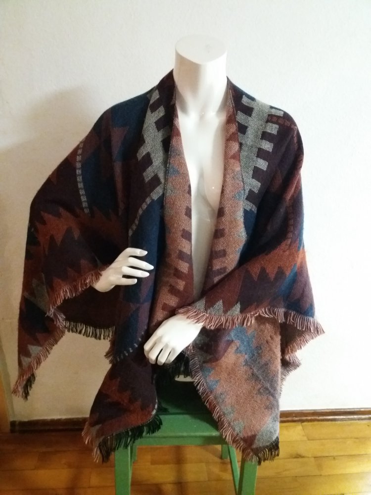 Strick Poncho