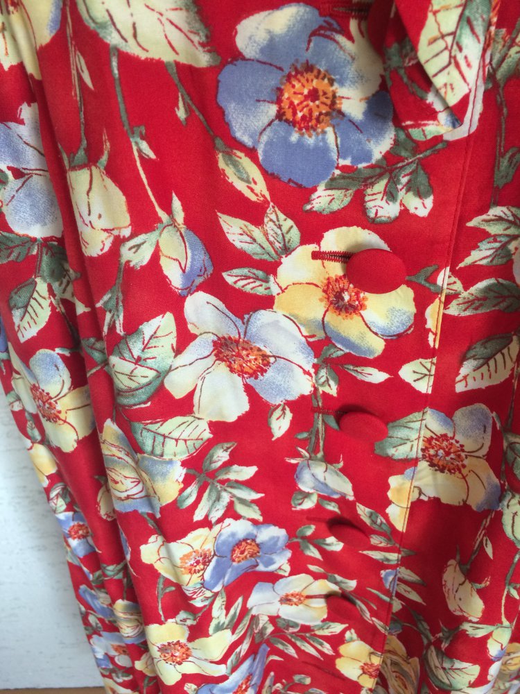 EXKLUSIVES SOMMERKLEID MIDIKLEID GR. 38