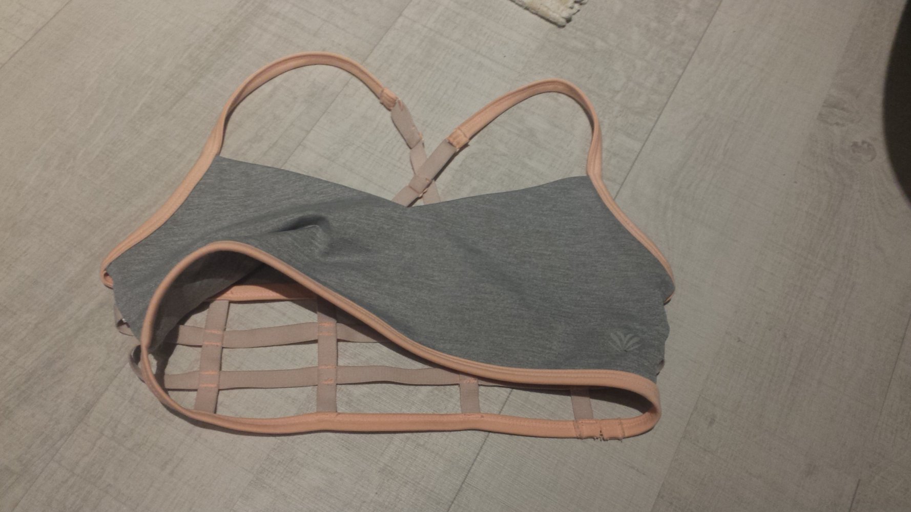 Sport BH grau rosa aprikose apricot cutouts Netz