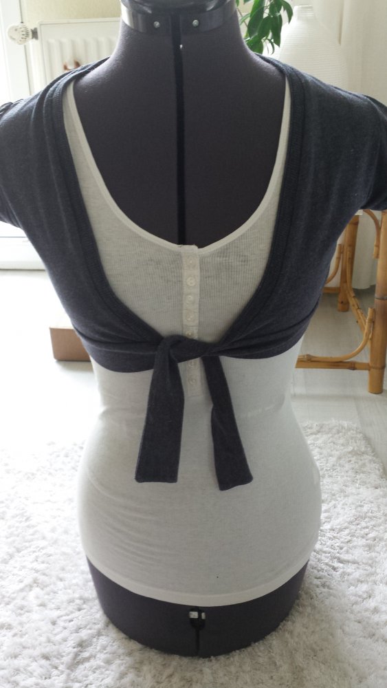 Bolero Jäckchen blau mit Ripp Tanktop weiß mit Knopfleiste Boleroset