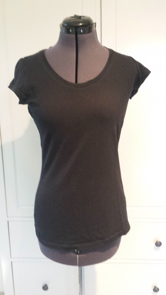T-Shirt schwarz basic uni schwarzes talliert Rundhalsausschnitt Gr. 34/36