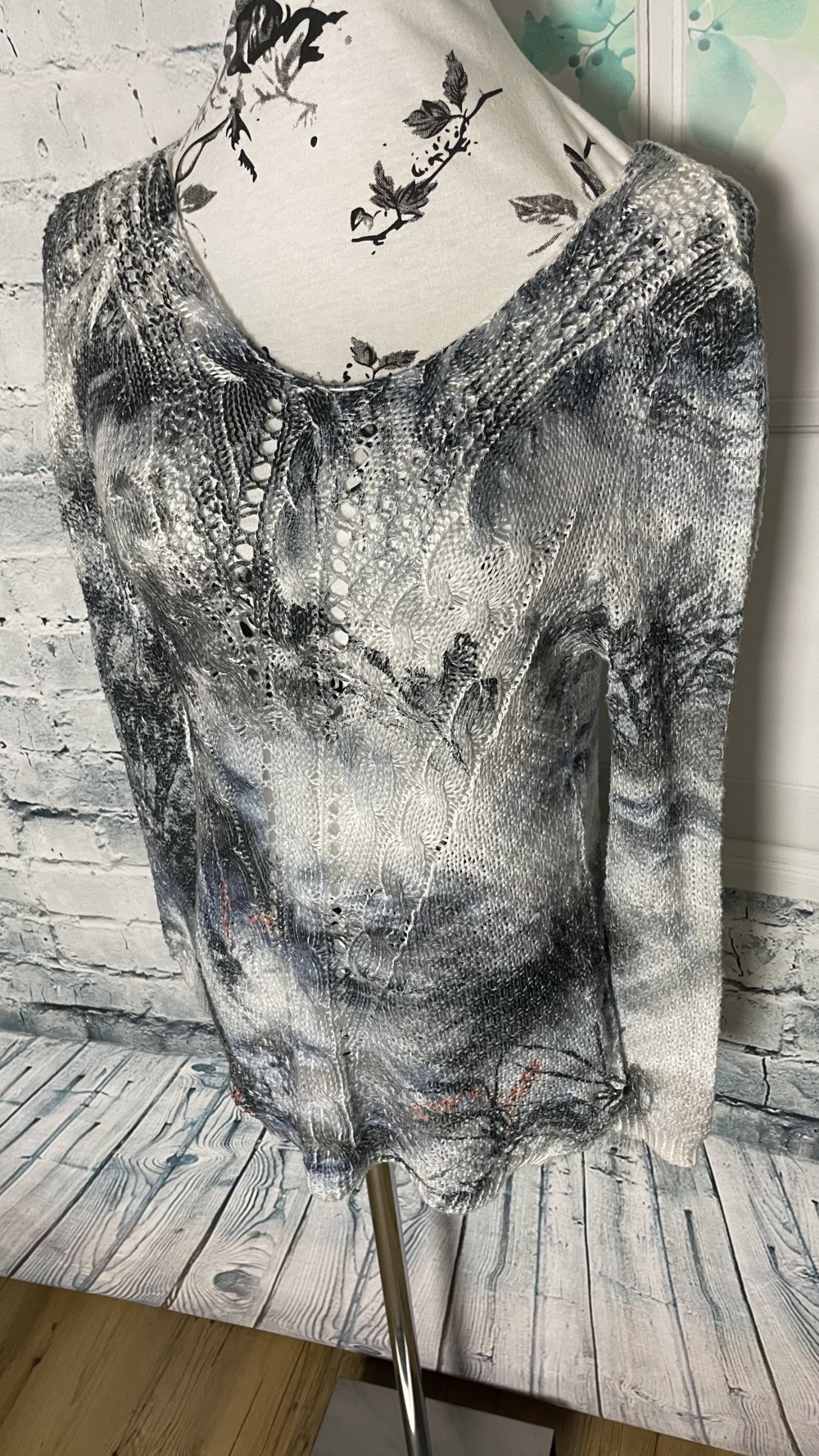 Leichter Strick Pullover grau schwarz