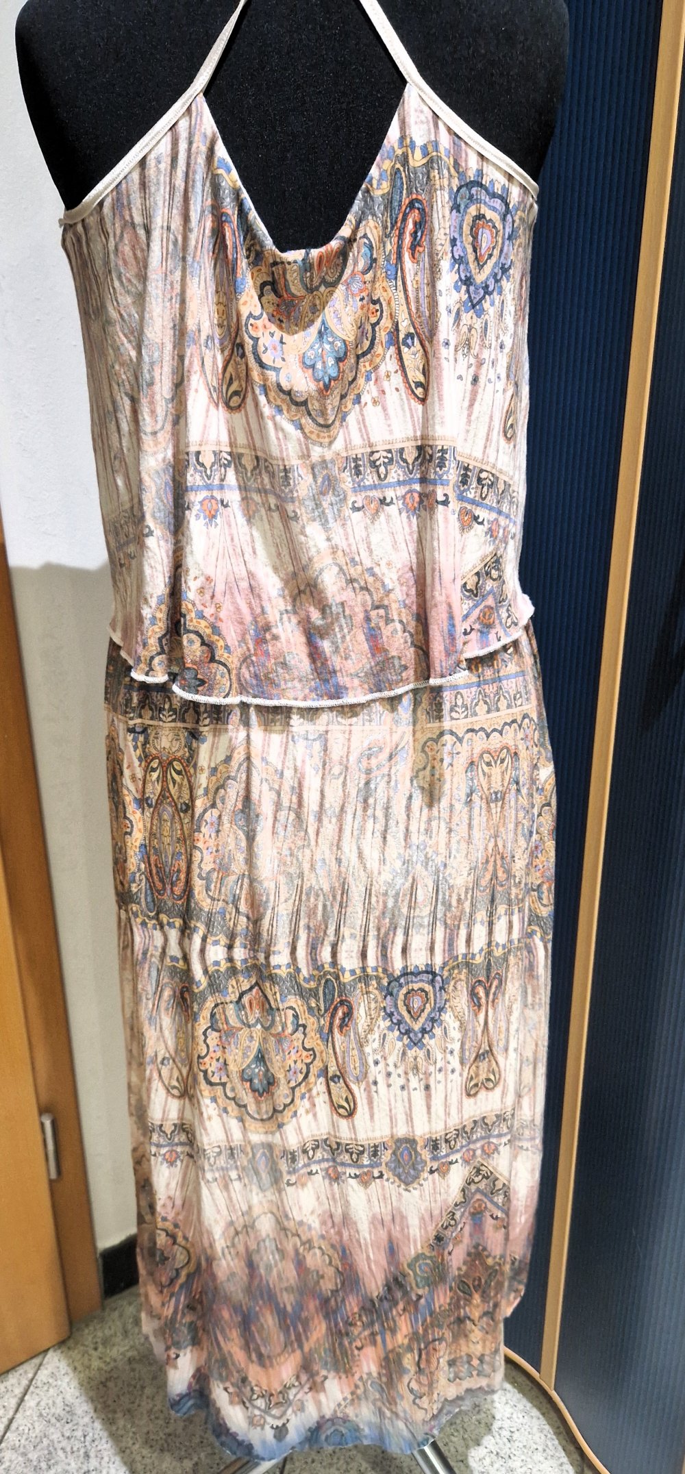 Handgenähtes Kleid mit Boho-Muster