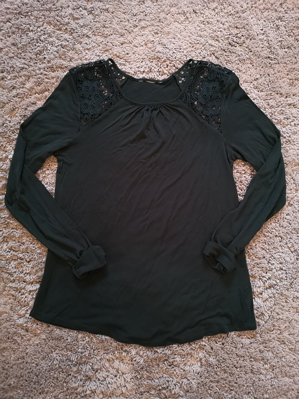 Shirt wie neu mit Spitze