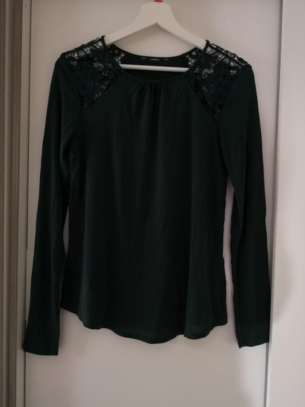 Shirt wie neu mit Spitze