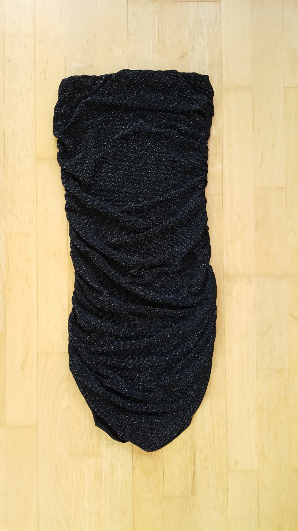 schönes Glitzerkleid