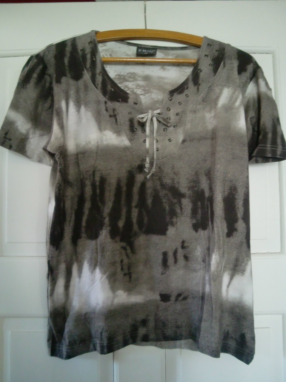 Batik Shirt mit Schnürung und Nieten (rockig boho hippie)