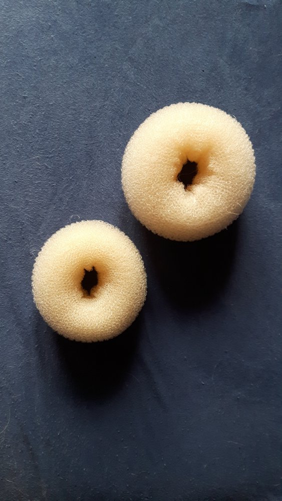 Duttkissen Haar Donut blond