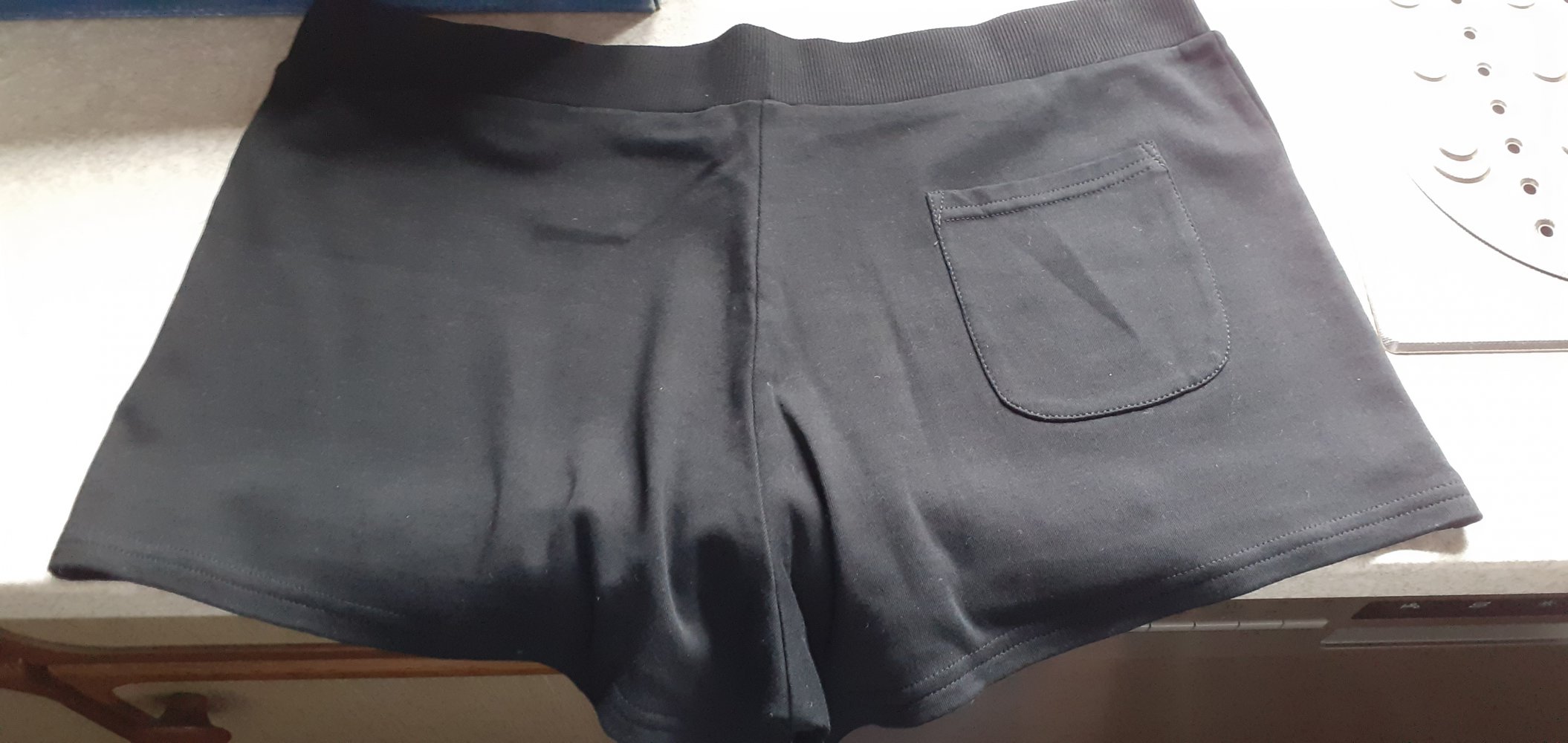 H&M Kurze Hose Shorts Baumwolle schwarz Gr. L 44 neu ungetragener Zustand 