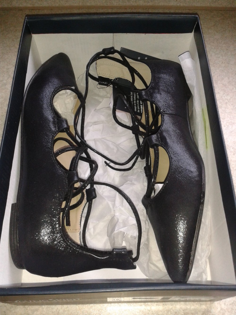 YOUNG SPIRIT BALLERINAS MIT SCHNÜRRUNG SCHWARZ FLACH SPITZ GR: 39 NEU MIT ETIKETT UND KARTON 